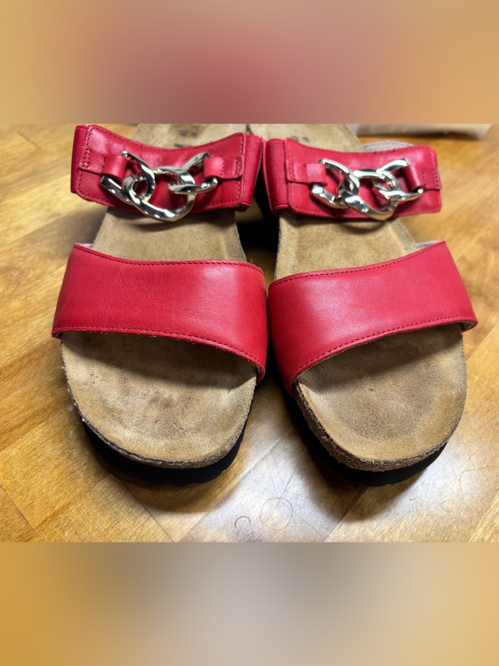 Naot Red Leather Comfort Slide Sandals Gold Chain Accent Size 40 US 9 - Picture 8 of 9